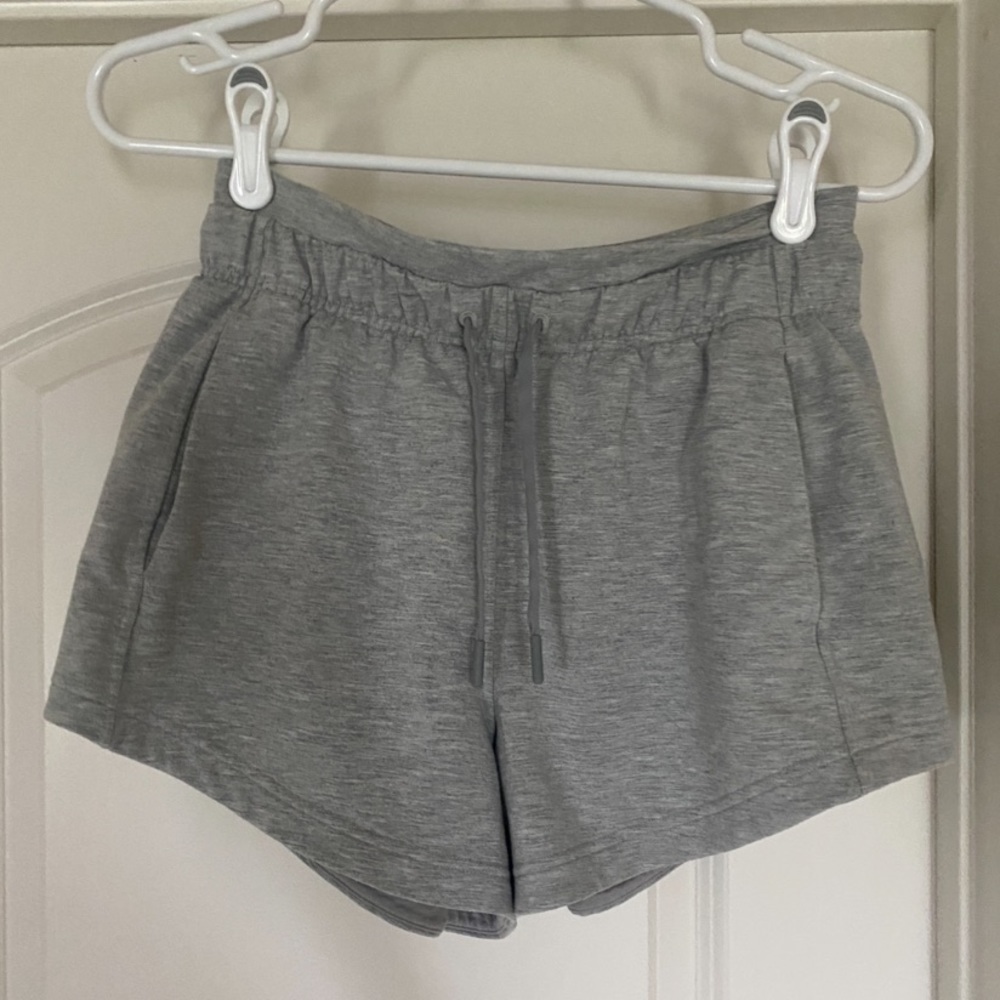 Lululemon Inner Glow Short, Heathered grey, size 4
